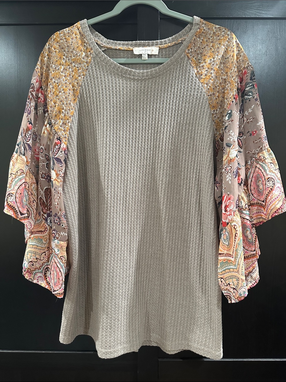 Umgee Taupe Waffle Knit Tunic with Paisley Balloon Sleeves